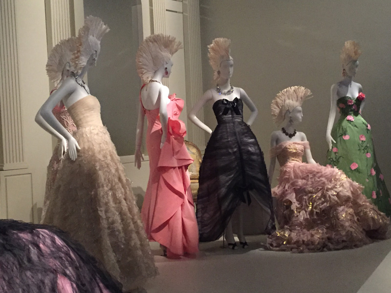Oscar de la Renta Retrospecitve